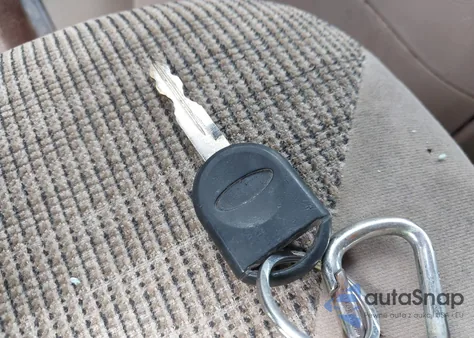 2001 Ford E-150 Xl/Xlt from USA, damaged, VIN 1FMRE11L71HB59569